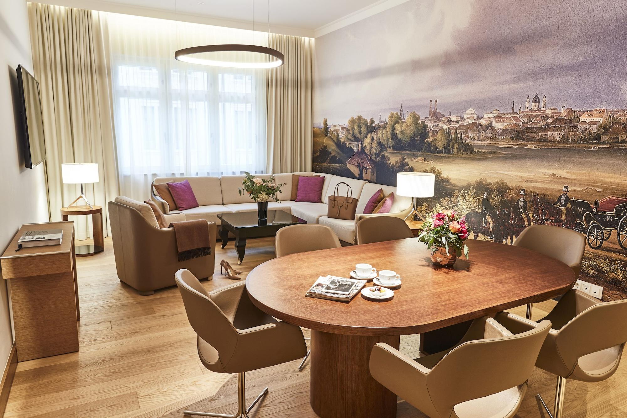 Vier Jahreszeiten Kempinski Muenchen Eksteriør bilde A suite at the hotel