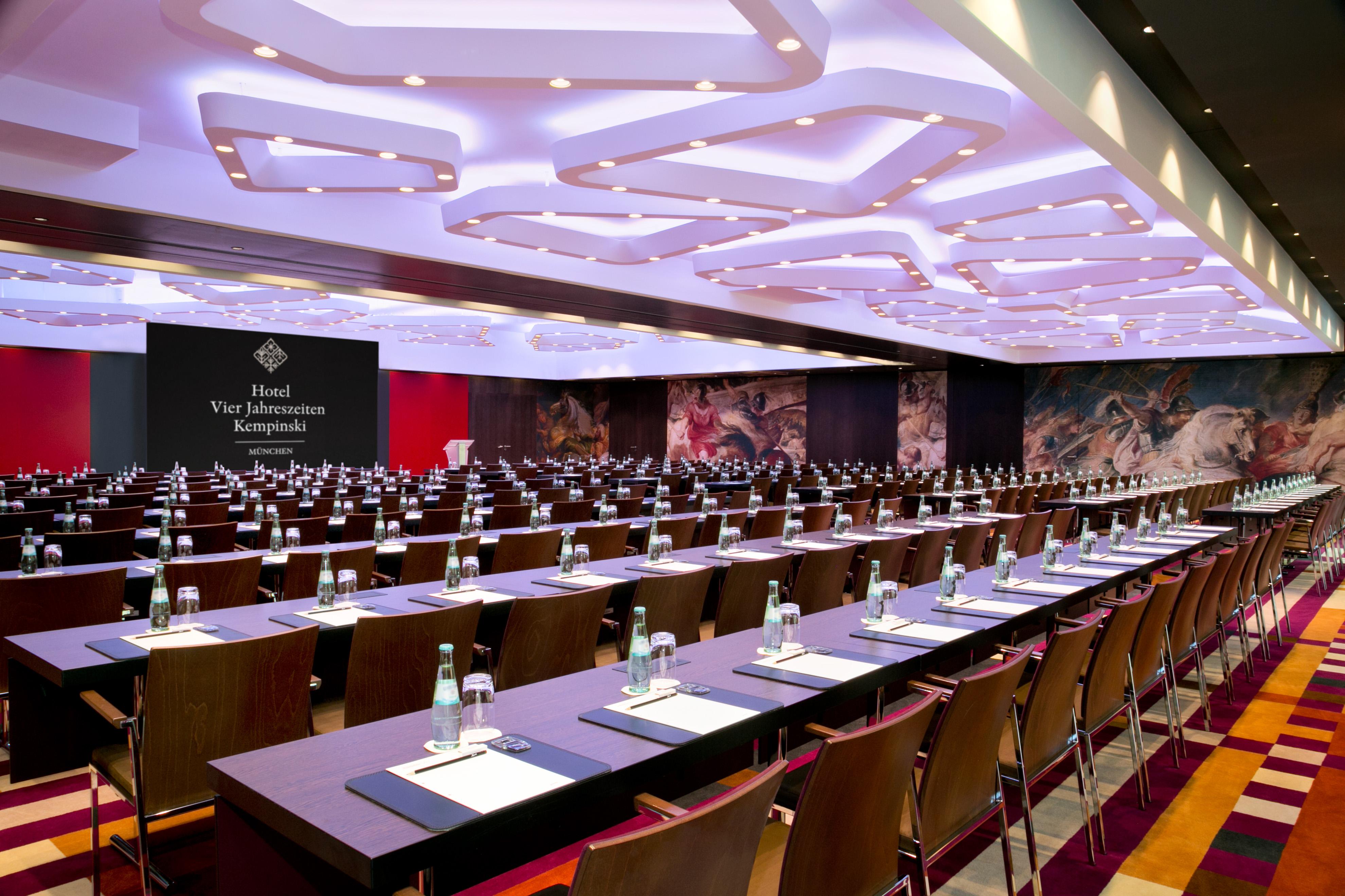 Vier Jahreszeiten Kempinski Muenchen Eksteriør bilde The International Conference Centre