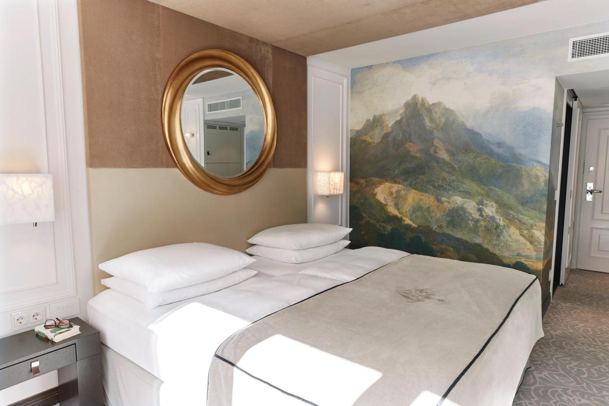 Vier Jahreszeiten Kempinski Muenchen Eksteriør bilde A room at the Hotel de l'Europe